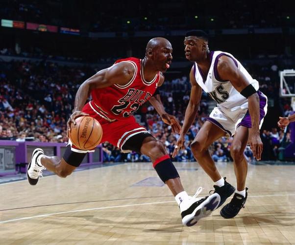 紧咬比分 紧咬比分