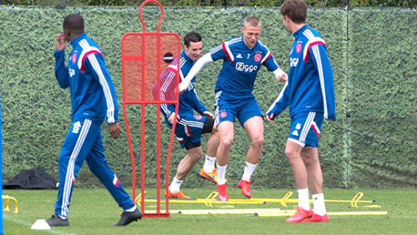 借助桃花马 借助桃花马