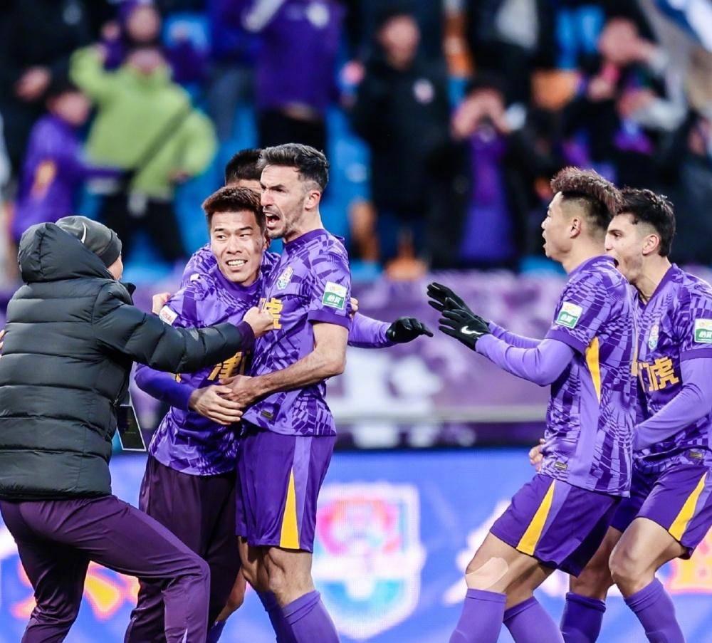 更是需要队 更是需要队